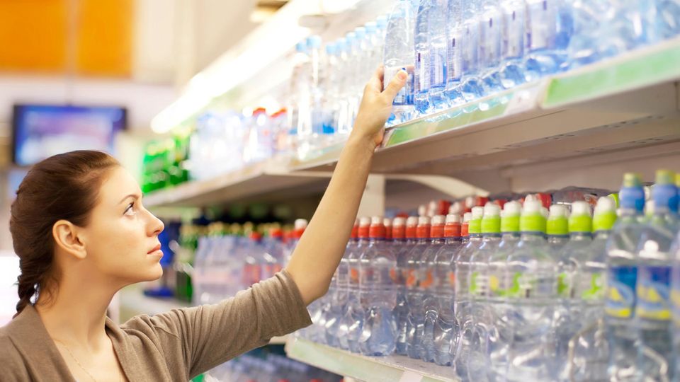 Mineralwasser: Reporter macht den großen Geschmackstest bei Wasser