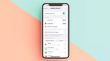 Benachrichtigungen neu gedacht  Auch bei den Notficiations, also den App-Benachrichtigungen, hat Apple noch einmal aufgeräumt. So lassen sich nicht nur Benachrichtigungen bestimmter Apps während eines eingeschalteten Fokus abschalten. Will man nicht zugespamt werden, kann man auch festlegen, nur zu bestimmten Uhrzeiten eine Zusammenfassung zu erhalten. Dabei lässt sich frei wählen, welche Apps davon betroffen sind und welche trotzdem jederzeit live durchkommen dürfen.