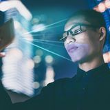 Von der Seite erkannt  Die Gesichtserkennung FaceID funktioniert in der Regel extrem zuverlässig – aber bislang nur im Porträtmodus. Mit iOS 16 lernt Ihr iPhone nun endlich, Sie auch dann zu erkennen, wenn das iPhone im Querformat genutzt wird.