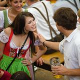 Die Tücken der Wiesn: Flirt auf dem Oktoberfest in München