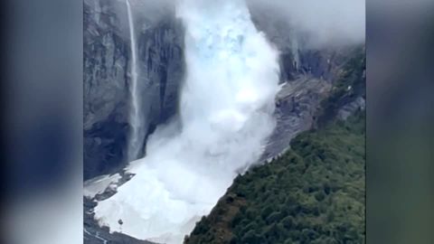 Handyvideo zeigt gigantischen Gletscher-Abbruch in Chile