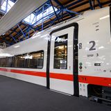 ... aber im Bahnwerk Grunewald wurde jetzt ein Wagen des neuen ICE-Modells vorgestellt