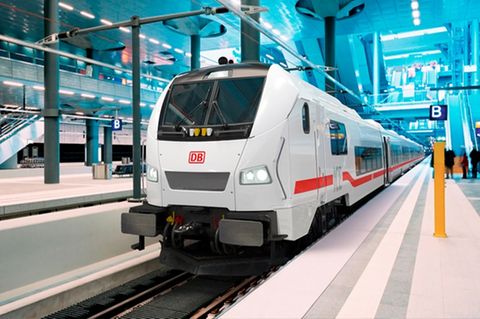 Der neue ICE L des  spanischen Herstellers Talgo. Bei diesem Motiv im Berliner Hauptbahnhof handelt es sich um ein Rendering...