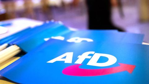 Merchandise der AfD. Mit Gummibärchen hat sich die Partei in die Nesseln gesetzt.