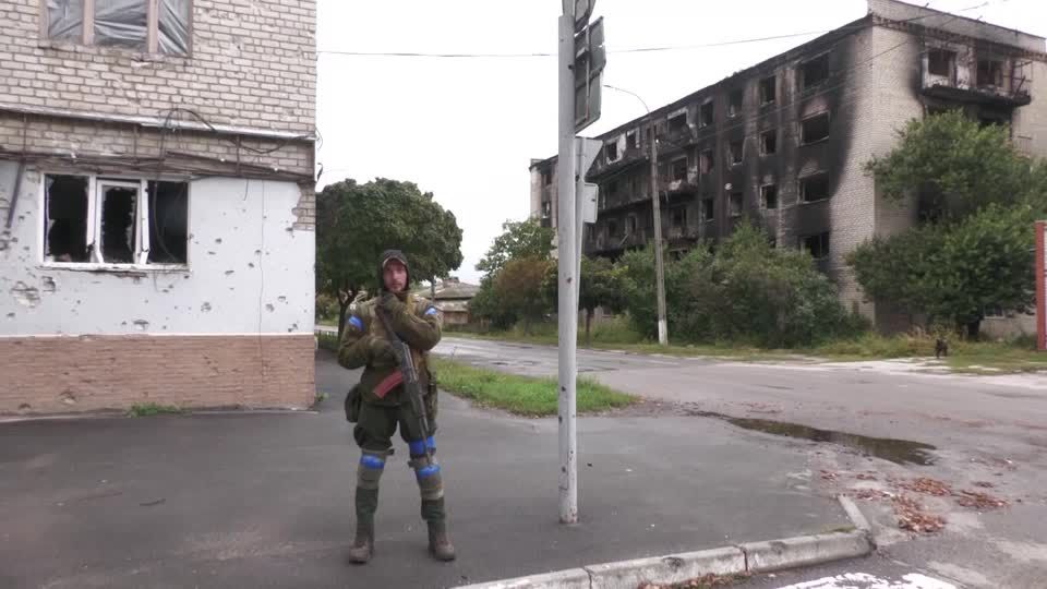 Video: Selenskyj - Bild der Zerstörung in zurückeroberten Gebieten Video: Selenskyj - Bild der Zerstörung in zurückeroberten Gebieten
