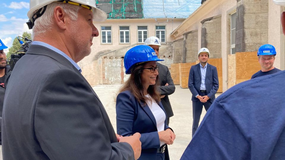 Yasmin Fahimi Unterwegs mit der Gewerkschaftschefin STERN.de