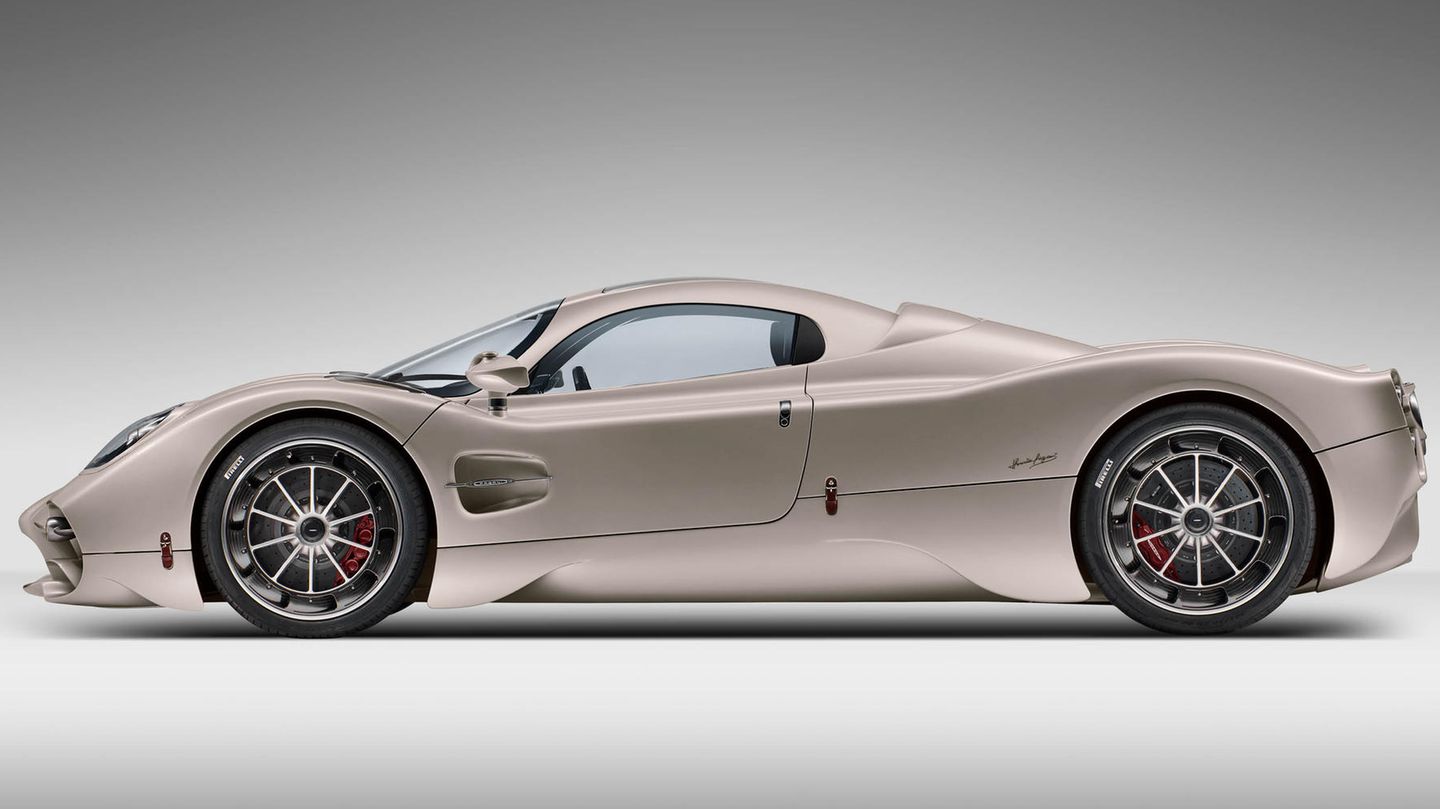Pagani Utopia Silhouette