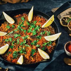 Rezept im Video: Vegane und glutenfreie One Pot Paella