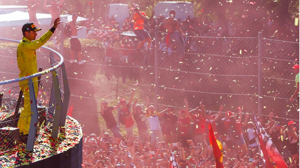 Ferrari-Fahrer Charles Leclerc wird in Monza von Fans gefeiert
