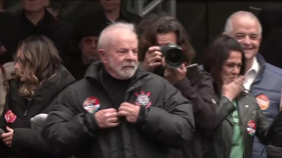 Video: Bolsonaro Herausforderer Lula baut vor Wahlen in Brasilien Vorsprung aus Video: Bolsonaro Herausforderer Lula baut vor Wahlen in Brasilien Vorsprung aus