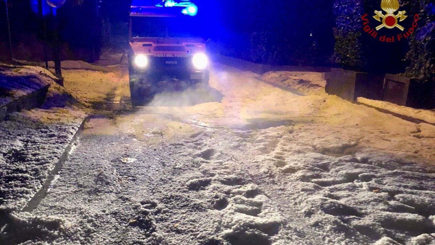 Unwetter in Italien: Die Feuerwehr ist nach starkem Regen und Hagelsturm im Einsatz