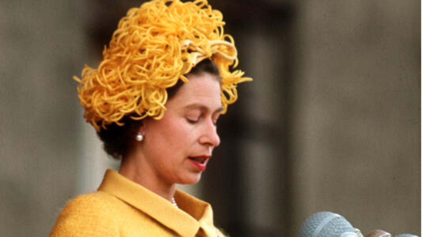 Königin Elizabeth hält eine 1965 eine Rede in Berlin