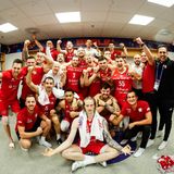 Turnierbilanz: Fünf Siege, zwei Niederlagen  Verloren gegen: Finnland, Serbien  Stars: Mateusz Ponitka, A.J. Slaughter  Das spricht für den Titel: Trotz des überraschenden Coups gegen Titelverteidiger Slowenien immer noch wenig. Flügelspieler Ponitka machte mit einem seltenen Triple-Double (26 Punkte, 16 Rebounds und zehn Assists) auf sich aufmerksam, die aggressive Defensive schränkte in NBA-Superstar Luka Doncic einen der besten Spieler der Welt ein. Ein Plus sind die leidenschaftlichen Fans in rot und weiß.  Das spricht dagegen: Das Team ist nicht konstant. Gegen Finnland (59:89) und Serbien (69:96) setzte es herbe Klatschen, die Offensive ist an manchen Tagen ein Totalausfall. Von den vier Halbfinalisten haben die von Igor Milicic trainierten Polen deutlich das geringste Talentlevel. Nach dem Sieg über Slowenien dürfte ab dem Halbfinale auch der Überraschungsfaktor verpufft sein.