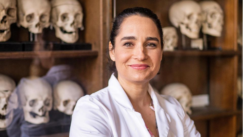 Die Hautärztin und Bestsellerautorin Yael Adler in der Berliner Charité