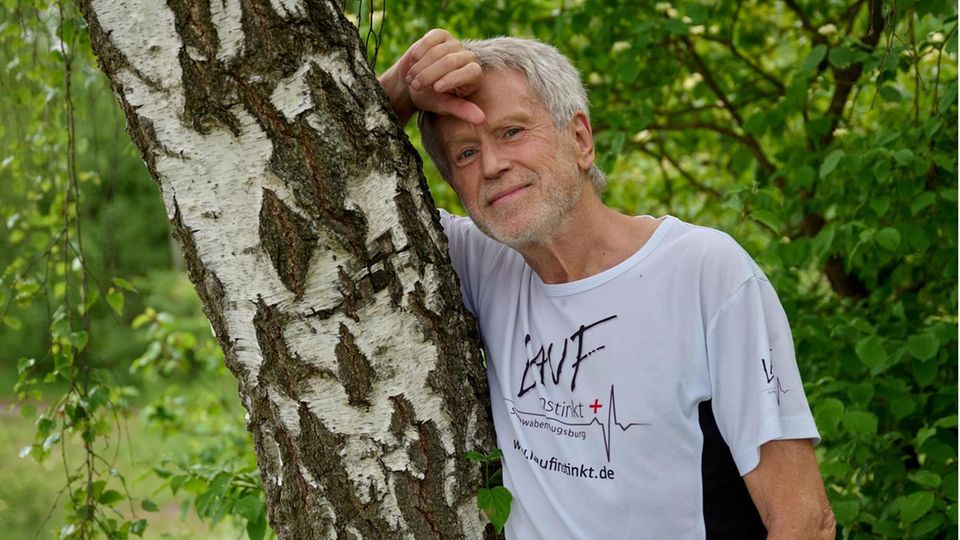 Lauftherapie: Burkhard Boenigk, 71, aus Königsbrunn hat vor Jahren seine Leidenschaft fürs Laufen entdeckt und ist seit 2015 Lauftherapeut