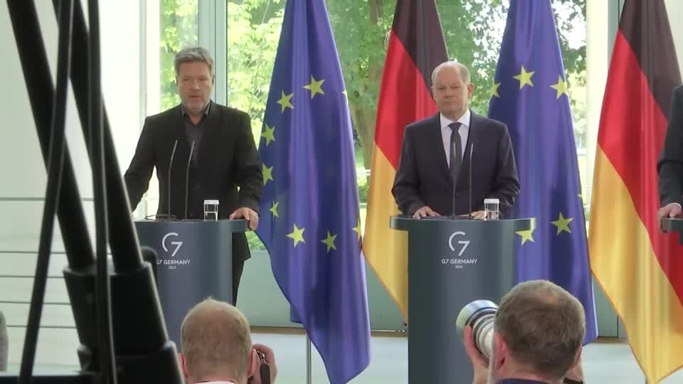 Video: Bund übernimmt Kontrolle über Rosneft-Raffinerie Schwedt