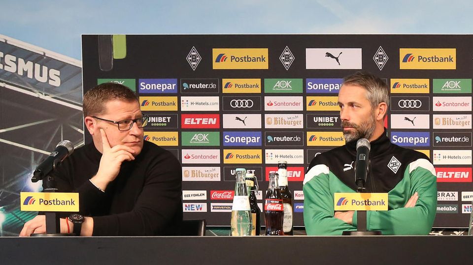 Max Eberl und Marco Rose schauen sich an
