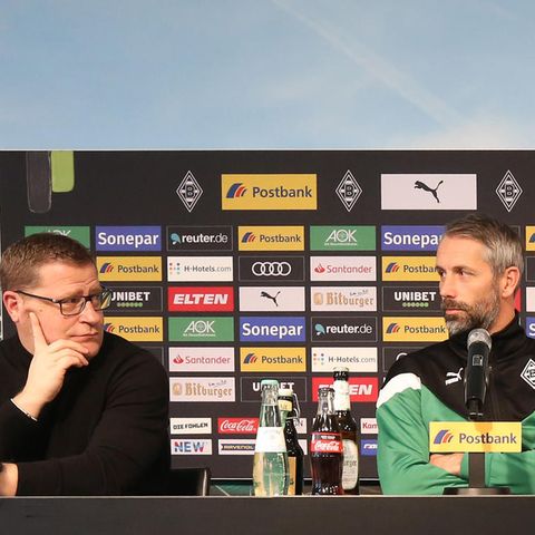 Max Eberl und Marco Rose schauen sich an