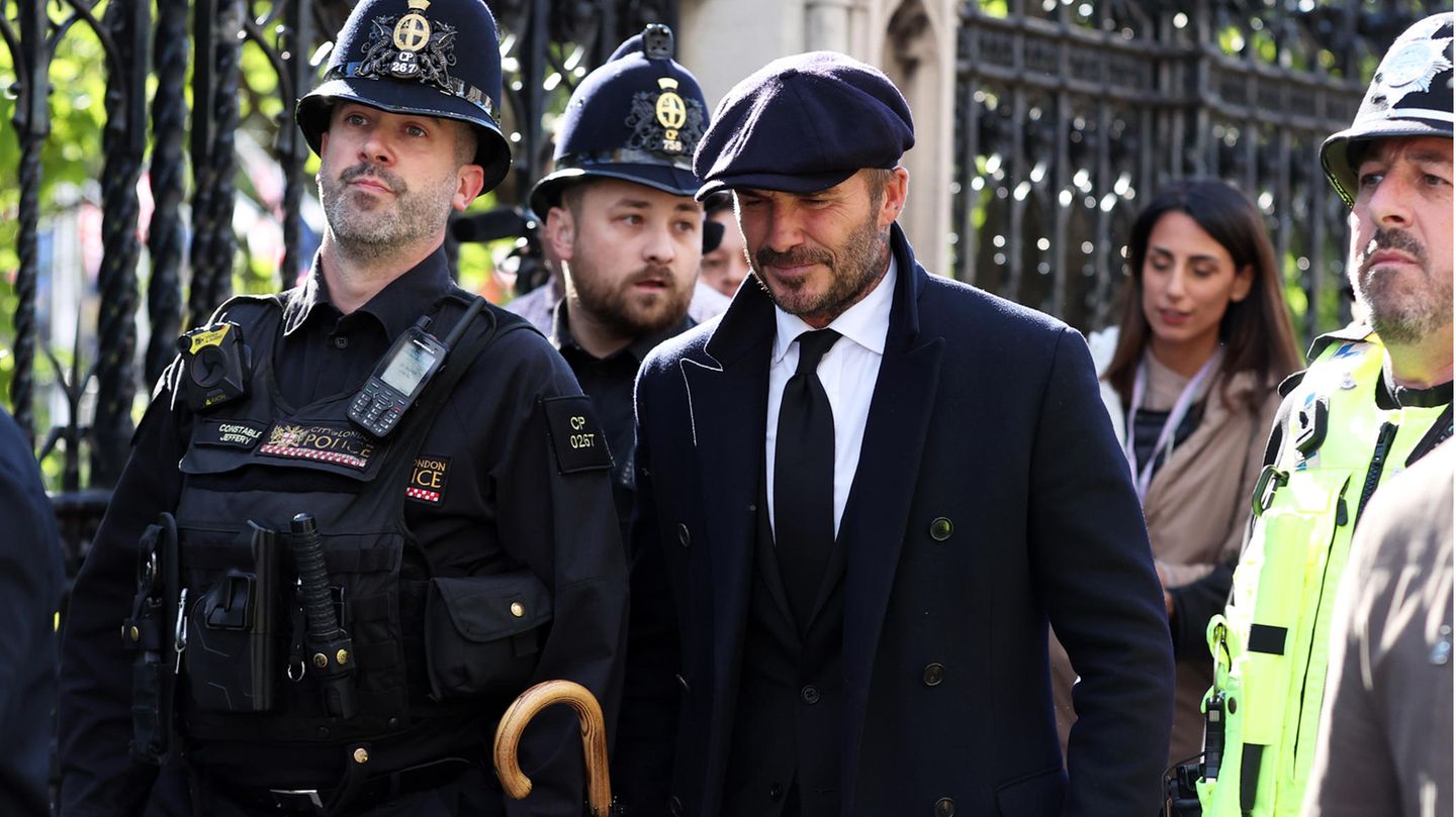 Die Warteschlange vor der Westminster Hall und dem Sarg von Queen Elizabeth II.