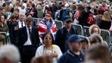 Die Warteschlange vor der Westminster Hall und dem Sarg von Queen Elizabeth II.