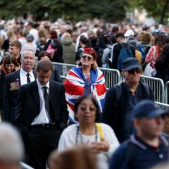 Die Warteschlange vor der Westminster Hall und dem Sarg von Queen Elizabeth II.