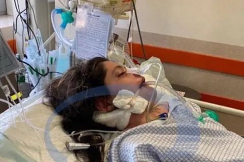 Mahsa Amiri im Krankenbett. Inzwischen ist die junge Frau gestorben.