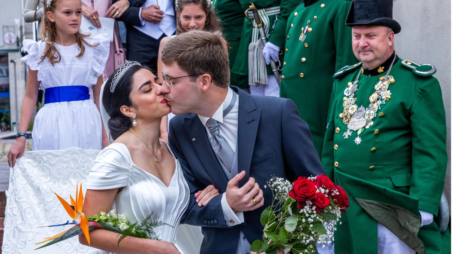 Royal News: Georg Alexander zu Mecklenburg has married his hands