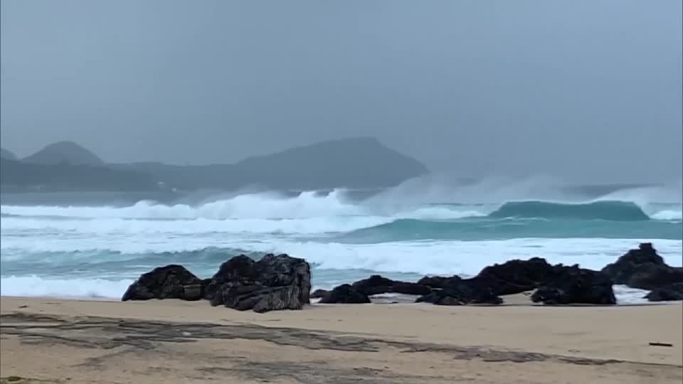 太平洋の自然の力: マグニチュード 6.8 の地震が台湾を揺るがす - 超大型台風 Nanmadol が日本に向かう