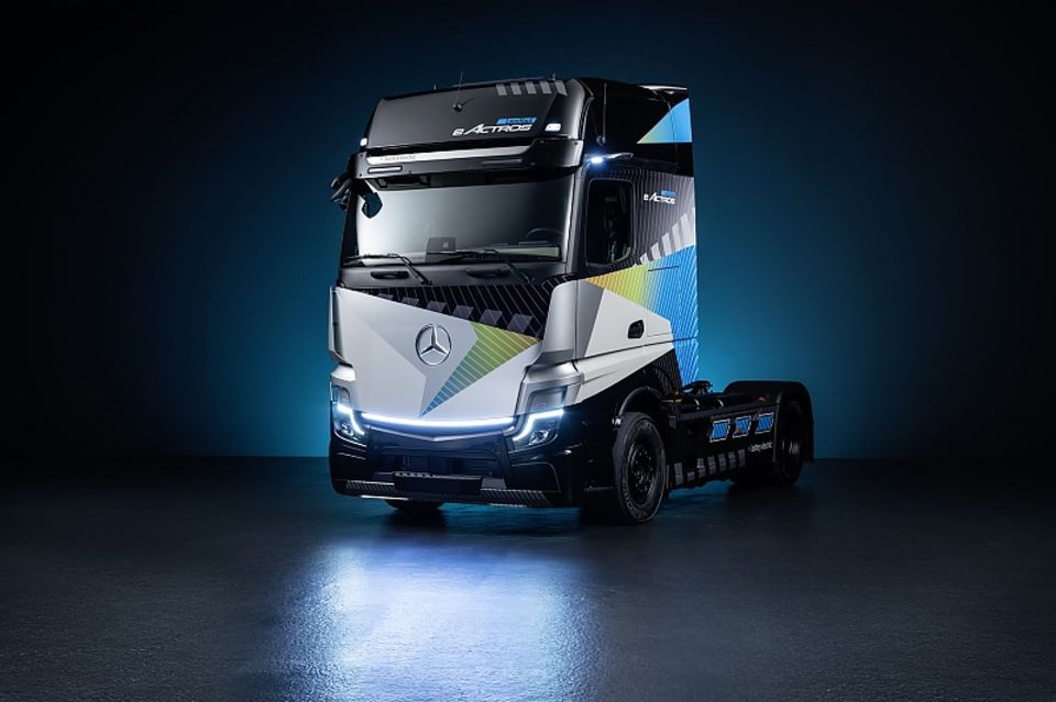 Hintergrund Daimler Truck mit neuen E Modellen Langes E STERN de 