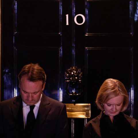Liz Truss während der Schweigeminute