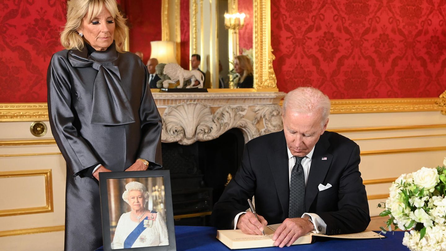 Resepsi resmi di Istana Buckingham: pertemuan paling kuat di dunia