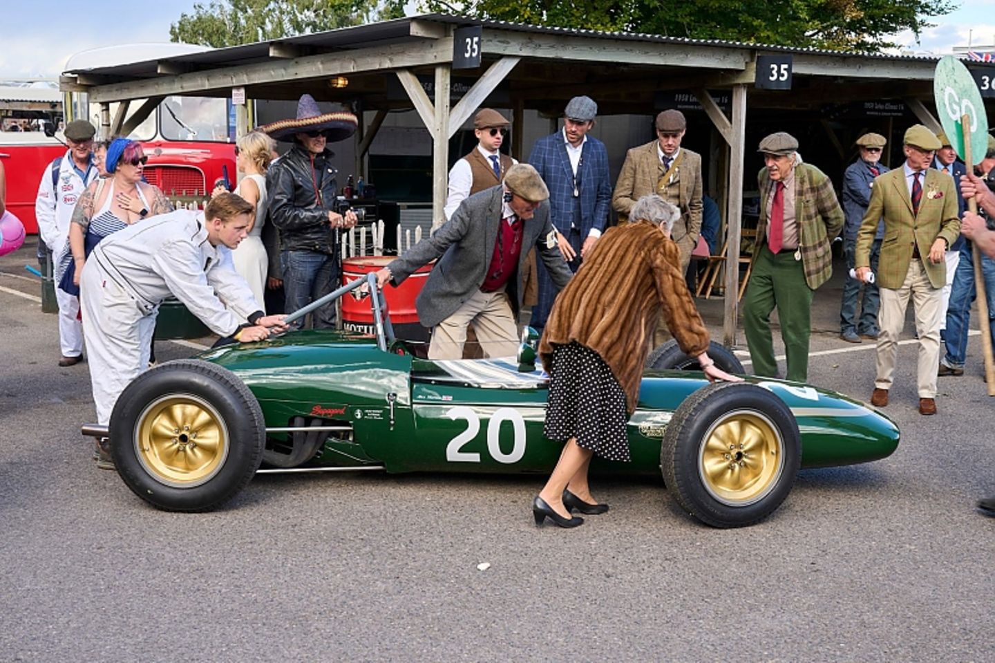 Klassische Rennwagen verzücken die Zuschauer