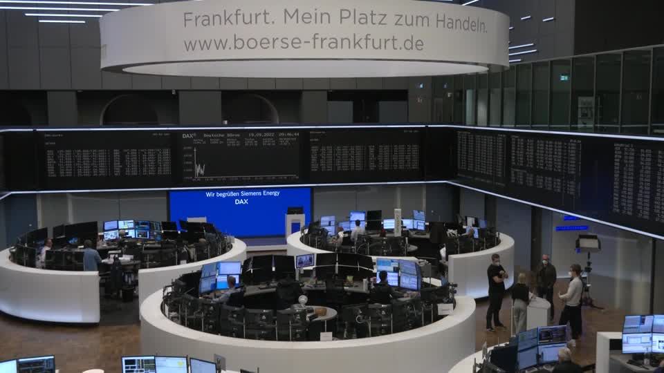 Video: Anstehende Zinsentscheide machen Anleger nervös Video: Anstehende Zinsentscheide machen Anleger nervös