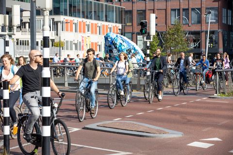 Täglich steigen in Utrecht 125.000 Menschen aufs Rad – bei gut 360.000 Bürgern