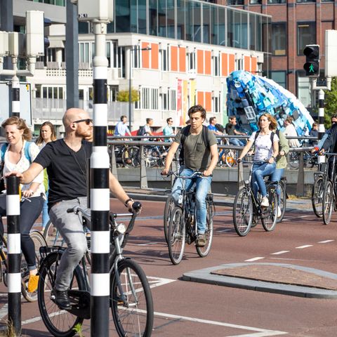 Täglich steigen in Utrecht 125.000 Menschen aufs Rad – bei gut 360.000 Bürgern