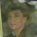 Kate, Prinzessin von Wales, wird im Auto gefahren und nimmt nicht an der Prozession teil. Genauso wie Herzogin Meghan und Queen Consort Camilla.