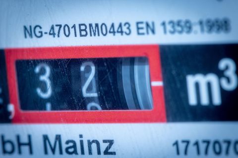 Auf einer Gasuhr ist die letzte Ziffer der m3-Anzeige wegen Bewegungsunschärfe nicht zu erkennen
