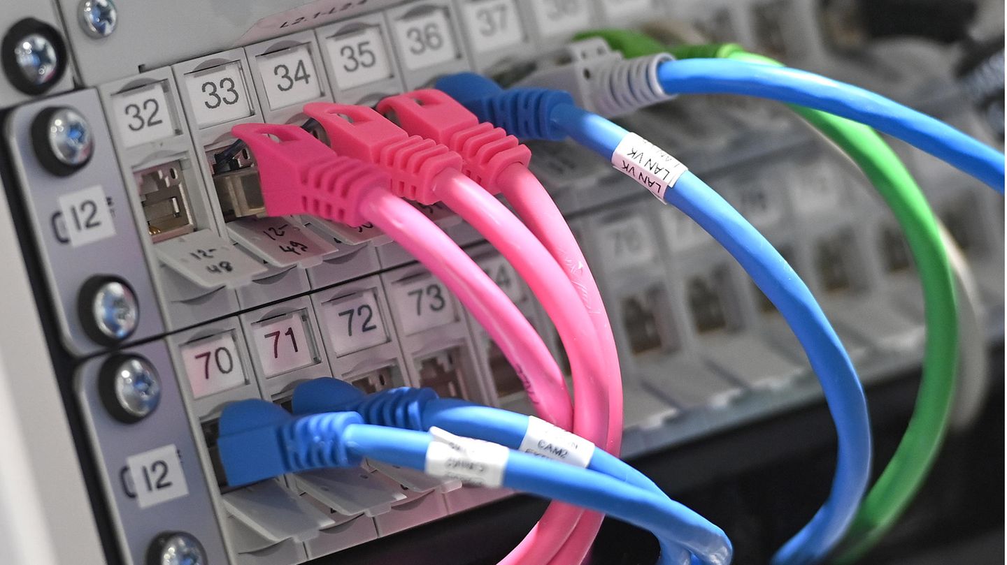 ECJ overturns German regulation on data retention