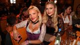 Evelyn Burdecki und Sophia Thiel