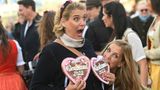 Carolin Matzko und Elena Uhlig