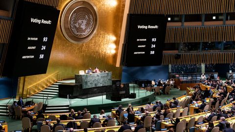 UN-Generalversammlung am Sitz der Vereinten Nationen gezeigt