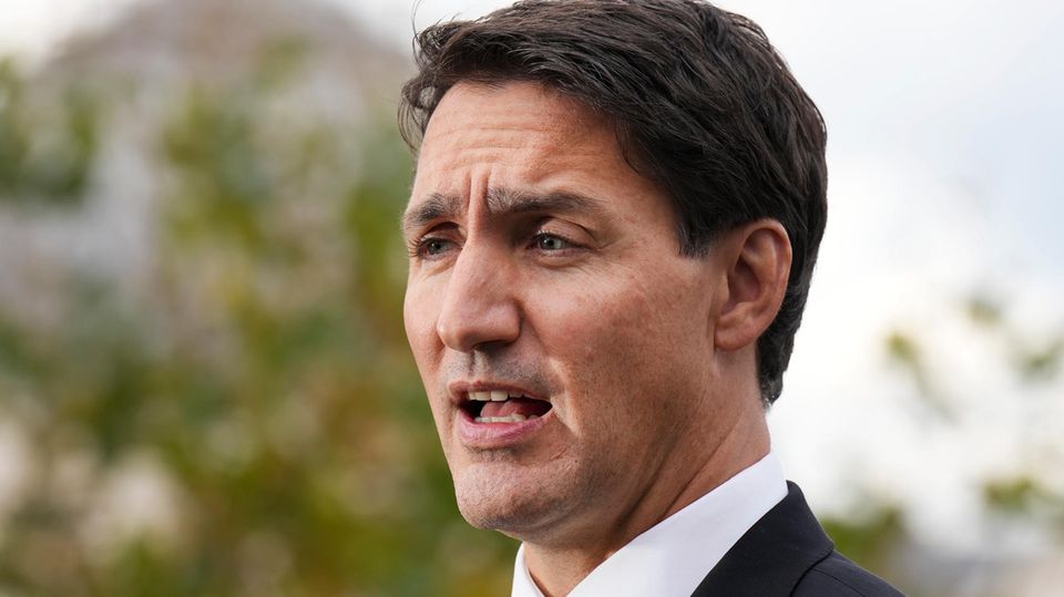 Justin Trudeau schmettert Queen-Song – und erntet Kritik