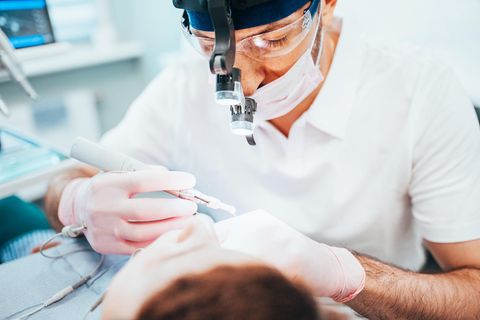 Wurzelbehandlung beim Endodontologen