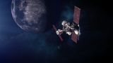 Lunar Orbital Platform Gateway – Schon mit Artemis III sollten ursprünglich die ersten Teile der künftigen orbitalen Mondstation ins All gebracht werden. Das wurde zugunsten der Mondlandung geändert. Nun soll das 2024 oder 2025; jedenfalls in zeitlicher Nähe zu Artemis III; geschehen – in Verbindung mit einem Cygnus-Raumschiff. Die bemannte Artemis IV-Mission soll dann ausschließlich dem Ausbau der Gateway-Station dienen, die ein Gemeinschaftsprojekt der Nasa, Esa, der japanischen Jaxa und der kanadischen CSA ist. Gateway soll den Mond in einer weiten Umlaufbahn, die zeitweise in Erdnähe verläuft, umkreisen. Einen einzelnen Orbit soll die Station in etwa sechseinhalb Tagen vollenden, durch ihre Positionierung kann sie dabei auch als Relaisstation für Funkverkehr mit der erdabgewandten, sogenannten "dunklen" Seite des Mondes dienen. Gateway soll den Charakter von Reisen zum Mond ändern, selbstverständlicher machen. Sie wird zwar nicht ständig besetzt sein, soll aber als Zwischenstation für Astronauten dienen, die von dort zur Mondoberfläche fliegen. Außerdem sollen dort Technologien für spätere Marsmissionen erprobt werden.
