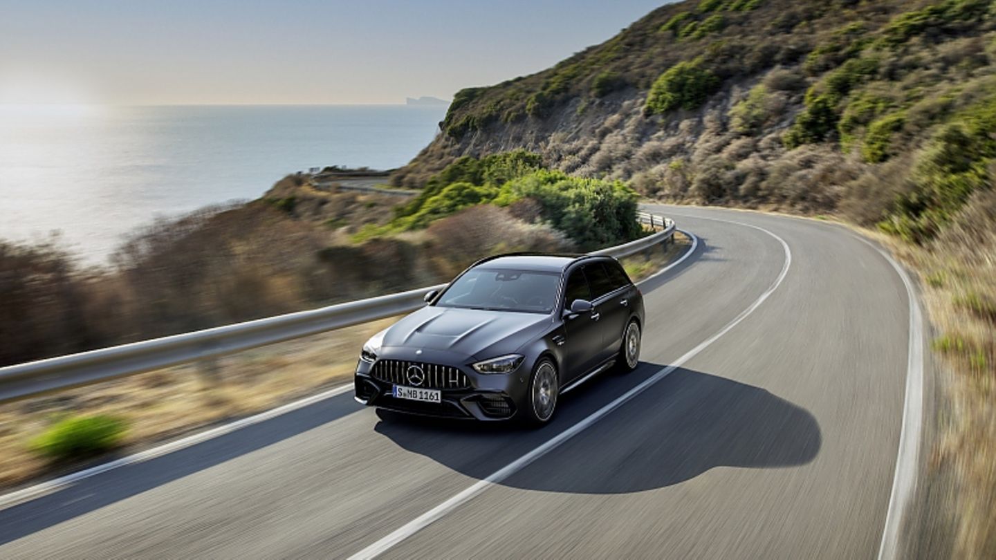New presentation: Mercedes AMG C63: No half thing
