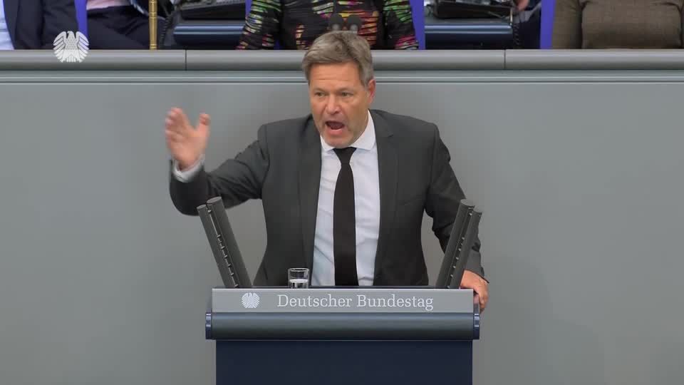 Video: "Sie sind die 'Muß weg'-Opposition - Habeck geht auf Opposition los Video: "Sie sind die 'Muß weg'-Opposition - Habeck geht auf Opposition los