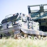 Ein Raketenwerfer MARS II steht in der Alb-Kaserne in Baden-Württemberg