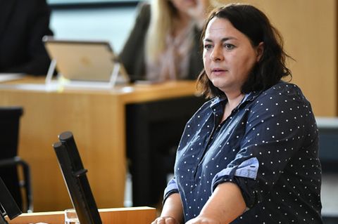 Katharina König-Preuss bei einer Rede