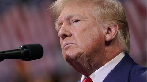 Werden sich wegen Betrugs verantworten müssen: Donald Trump und seine Kindern Ivanka, Eric und Donald Jr.