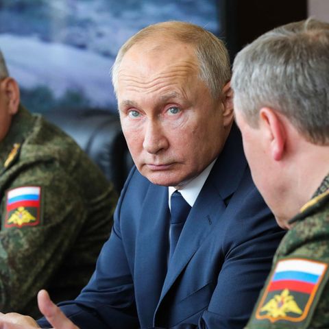 Wladimir Putin beobachtet eine Militärübung: Am 21. September läutete er in Russland die Mobilmachung ein. 